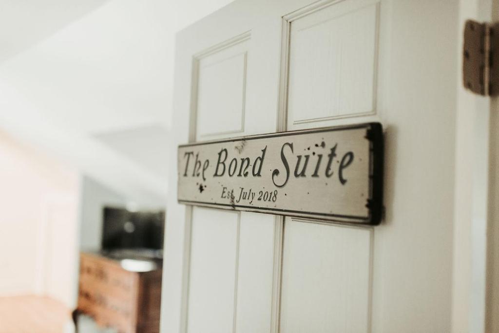 The Bond 1835 Hotel Skaneateles Exterior photo
